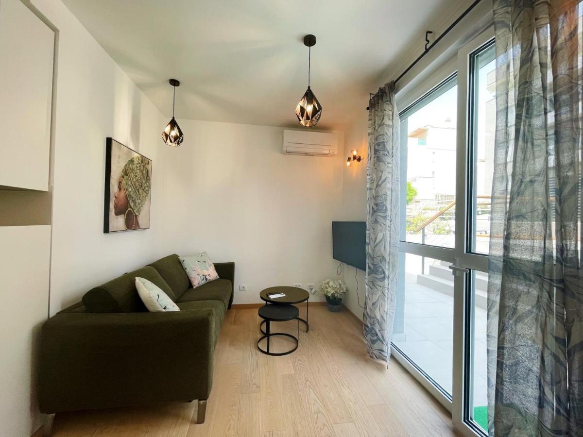 Cozy Seaside Apartment With Pool & Terrace 斯普利特 外观 照片