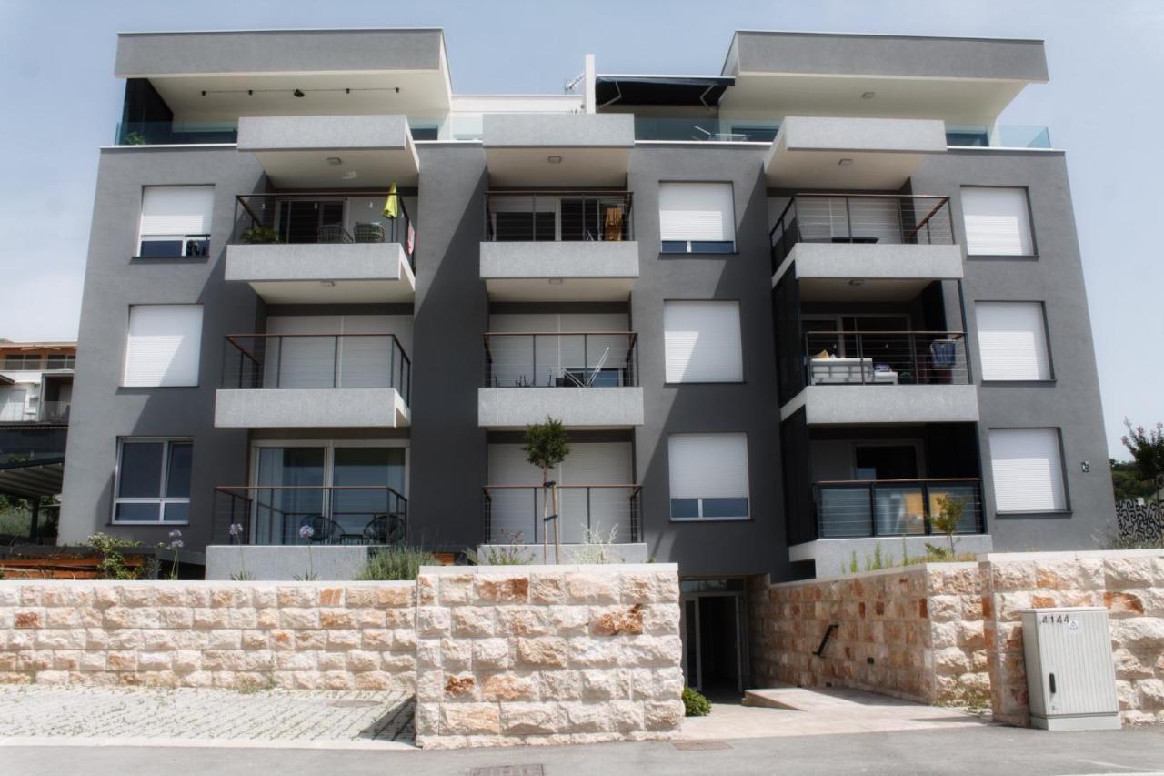 Cozy Seaside Apartment With Pool & Terrace 斯普利特 外观 照片