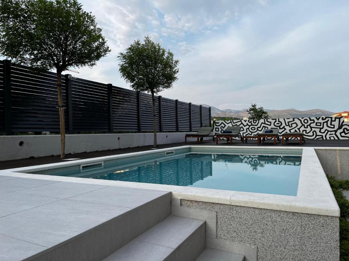 Cozy Seaside Apartment With Pool & Terrace 斯普利特 外观 照片