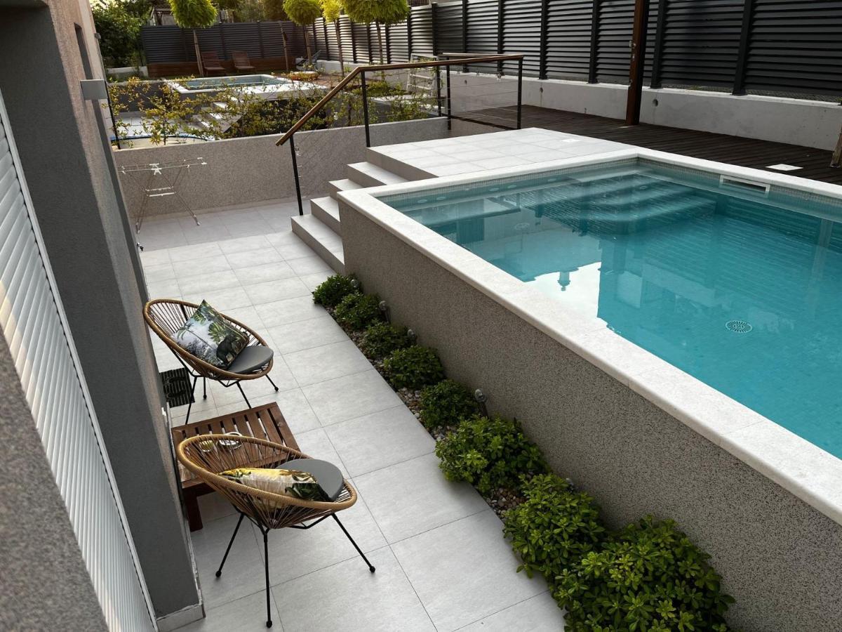 Cozy Seaside Apartment With Pool & Terrace 斯普利特 外观 照片